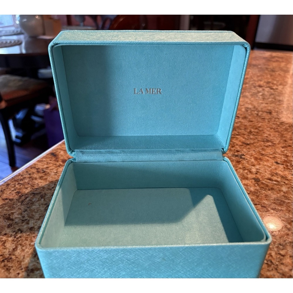 LA MER Aqua Blue Velvet Hinged Travel Jewelry Makeup Storage Box New 6" X‎ 3"